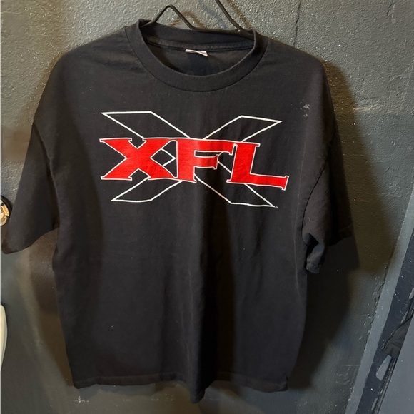 Men’s XFL Black and Red Team Helmet Short Sleeve Tee - Picture 1 of 4